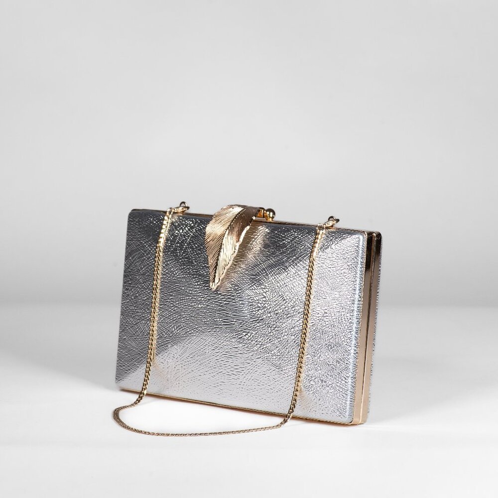 Leaf Clutch